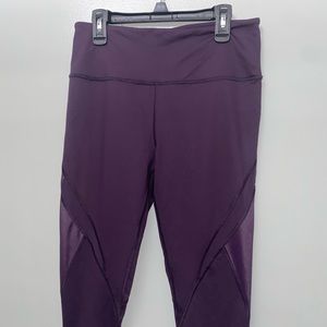 Victoria’s Secret knockout Capri leggings